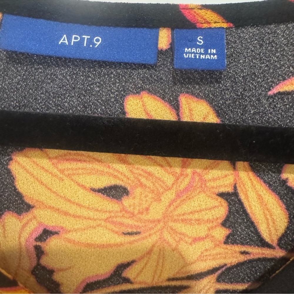Size Small Women's Apt. 9 V-neck dress Floral Black and Orange Dress - Picture 3 of 7